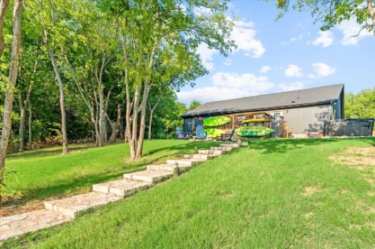 Lakefront!➟Kayaks, Fire Pit, Sparkling Clean Hot Tub, Foosball