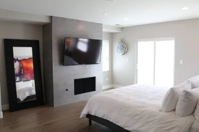 Prime Venice!! Brand New Private Home Near it All! LA 베니스 운하 주변 호텔