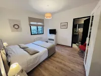 Villa Sud Ardèche Les Vans Haut Standing south facing, private pool, garden with trees