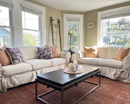 Cozy Three-Bedroom Home Close to Boston w/ Plenty of Parking ブレーンツリーのホテル