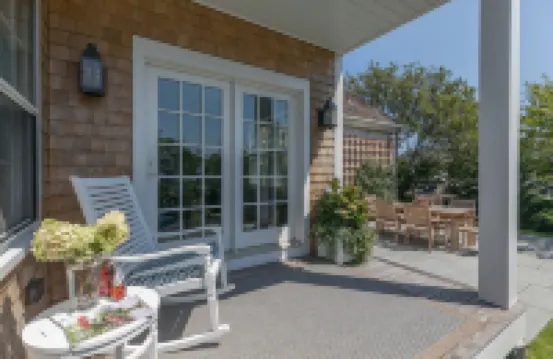 Newly constructed 3 BR house . Walk to town, harbor and restaurants