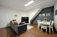 Private and Cozy  3 Bedroom in the heart of Manhattan.
