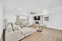5BR/4B Tampa Bay Resort Style Private Pool Oasis