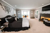 The Woodinville Wonderland Luxury Vacation Home and Event Venue Hotels in 