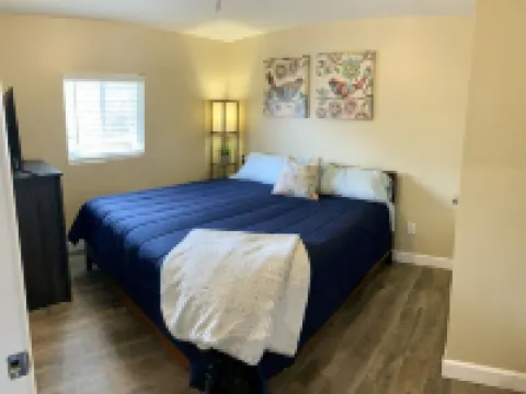 Freshly remodeled Retreat close to hiking, boating, and shopping Hotele w: Grainger County