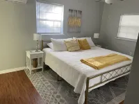 Hello Sunshine! Beautiful 4/2 Home near Beach and Downtown! Hotels near Scrubs N Duds