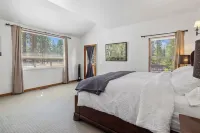 Secluded Acreage with Hot Tub and Game Room