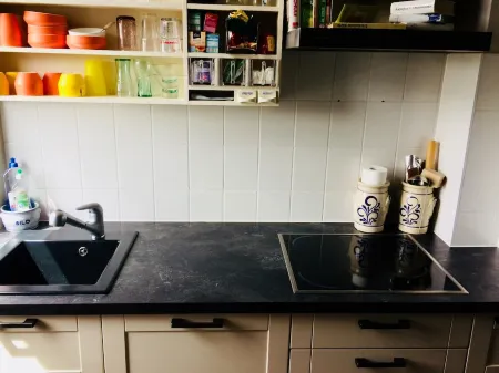 NB holiday apartment or live temporarily / near the train station Отели в г. Тельтов-Флеминг