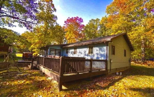 Lakefront, Wooded, & Secluded Home - Family Dogs Welcome.