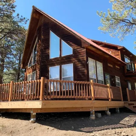 Cozy Cabin with Modern Amenities (Pet Friendly)