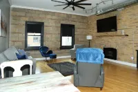 Urban Amish Hotels in Elkhart