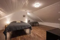 Forest Whisper Retreat: 4-bdrm lodge in Daggett. Get away and have everything.