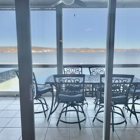BEAUTIFUL Zero Entry Lands End Condo - Main Channel WITH Boat Slip & Waterpark