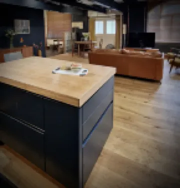 Spacious Industrial Apartment in the Vibrant America Ground Close to the Beach.