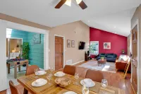 Single Level | Free Parking & Wi-fi | Private Yard