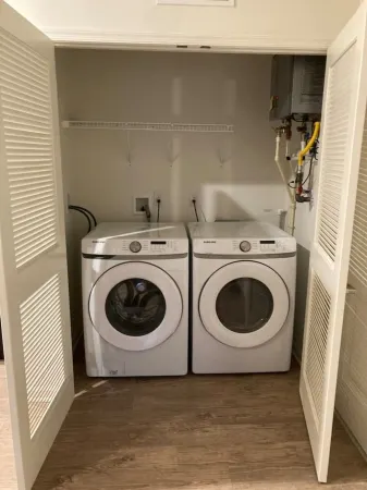 Luxury 1 br 10 minutes from 5 of the top beaches!