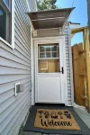 Cozy Guesthouse w/ free parking, 15 minutes to D.C., Pet Friendly