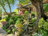 FABULOUS 2BD CONDO - AC - PRIVATE DECK WITH VIEW - 5 STAR RATINGS