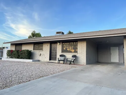Comfy & Cozy *Pet Friendly* Downtown Gilbert Home