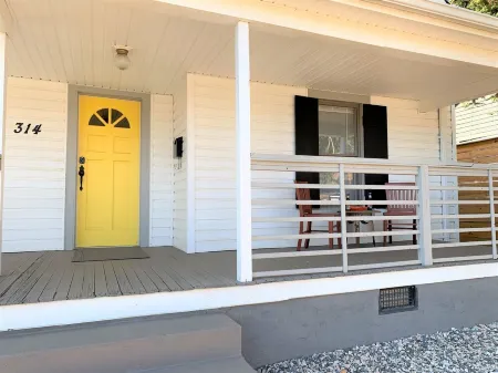 Vintage Modern Synthesis in the Heart of Winston-Salem