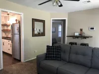 The Water House-Sleeps 10-1 Mile to Boone Pickens