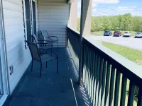 Experience Mountain Bliss: Cozy Condo w Resort Amenities in Beech Mountain, NC! Hotels in Beech Mountain