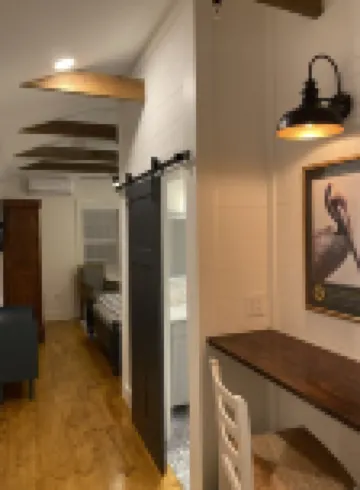 Charming & Quaint - Fully Restored Historic Cottage at Camellia Cottages