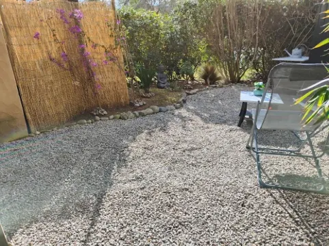 Studio à 150 m de la Plage D'agosta et des Commerces Hotels in Albitreccia