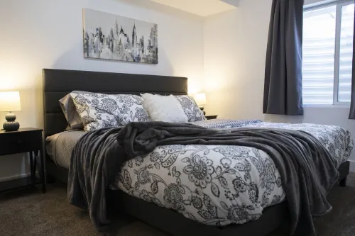 Modern 3-bedroom Guest Suite by Silicon Slopes Hotels in Eagle Mountain