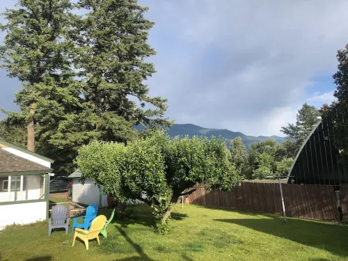 The Station - Your ideal Glacier National Park basecamp!