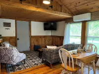 COZY CABIN ON THE CREEK