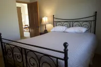 Wapato Point Bear Mountain Retreat - Views + Resort Access