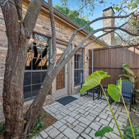 Luxury Home Sleeps 20 with Heated Pool & Billiard