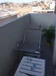 RESIDENTIAL APARTMENT FACING THE SEA