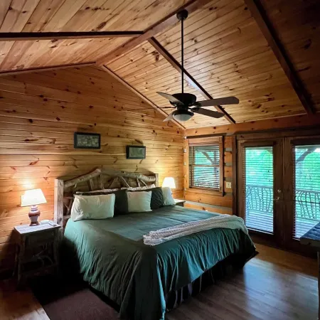 Come and enjoy Bryson City! Just minutes from NOC, Deep Creek, GSMNP, Fishing!!!
