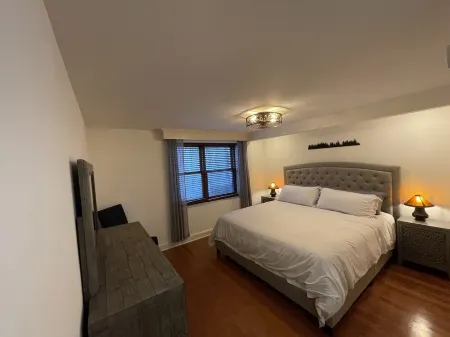 Biergarten Hideaway - Center of Downtown Blowing Rock - NEWLY LISTED Отели в г. Blowing Rock