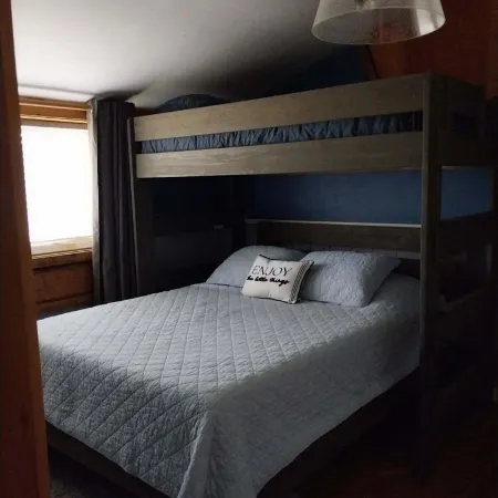 Brown County Cozy Cabin--Close to Story, Nashville, Columbus on 6 acres
