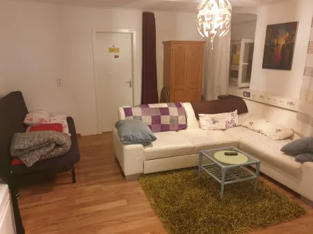 Sweet Home  Entire Apartment Отели в г. Людвигсбург