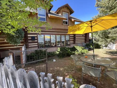 THE CASA CARMEN-ARROYO SECO! LOCATION 15 MINUTES FROM TAOS AND TAOS SKI VALLEY!