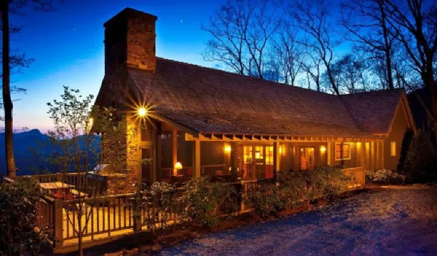 Upscale Cottage with Ultra Privacy and Spectacular View