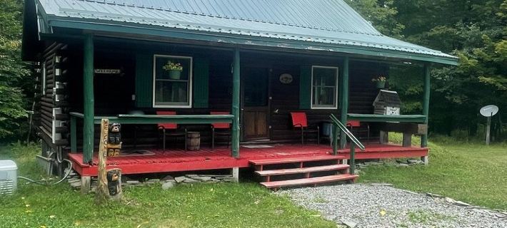 Charming Country Cottage Located On Cute Farm, Minutes From The Delaware River Hotels in Wayne County