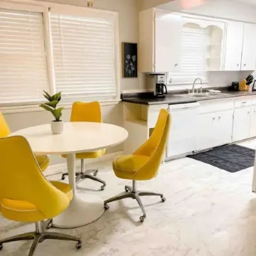 Just steps to Wonders of Wildlife, Bass Pro - The Sunshine House!