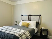 Lakewood Cozy Boho Apartment Hotels in Lakewood