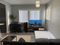 Cozy apartment just 11 minutes drive to Long Beach Cruise Terminal 네이플스 주변 호텔