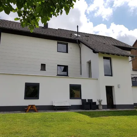 Große,und Luxe Renovierte Wohnung mit Sauna/garten, Garage und Kinderspielplatz