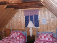 One of a kind historic farmhouse 10 minutes from Tryon Equestrian. Speaks French