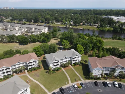 Quiet top floor condo in Barefoot Resort, minutes from the beach, free shuttle