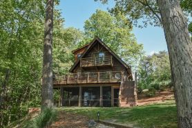Amazing Views on Smith Mountain Lake! Diving Board, Water Slide
