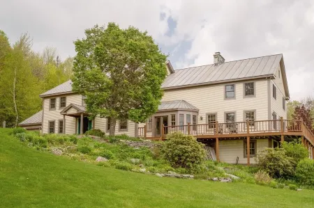 Peaceful Family Retreat 100 Acres and 10 Minutes to Okemo, Lakes, National Park