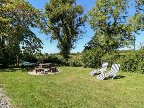 The Wood Shed  , Private Hot Tub, Derbyshire Dales/Peak District.